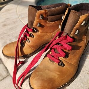 Timberland Women's Ellendale Waterproof Hiking Boots. size 6.5